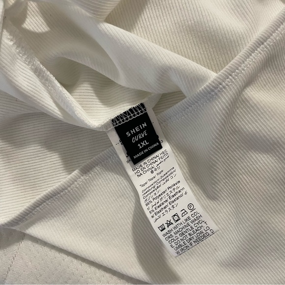 Brown and white halter tops - Picture 4 of 4